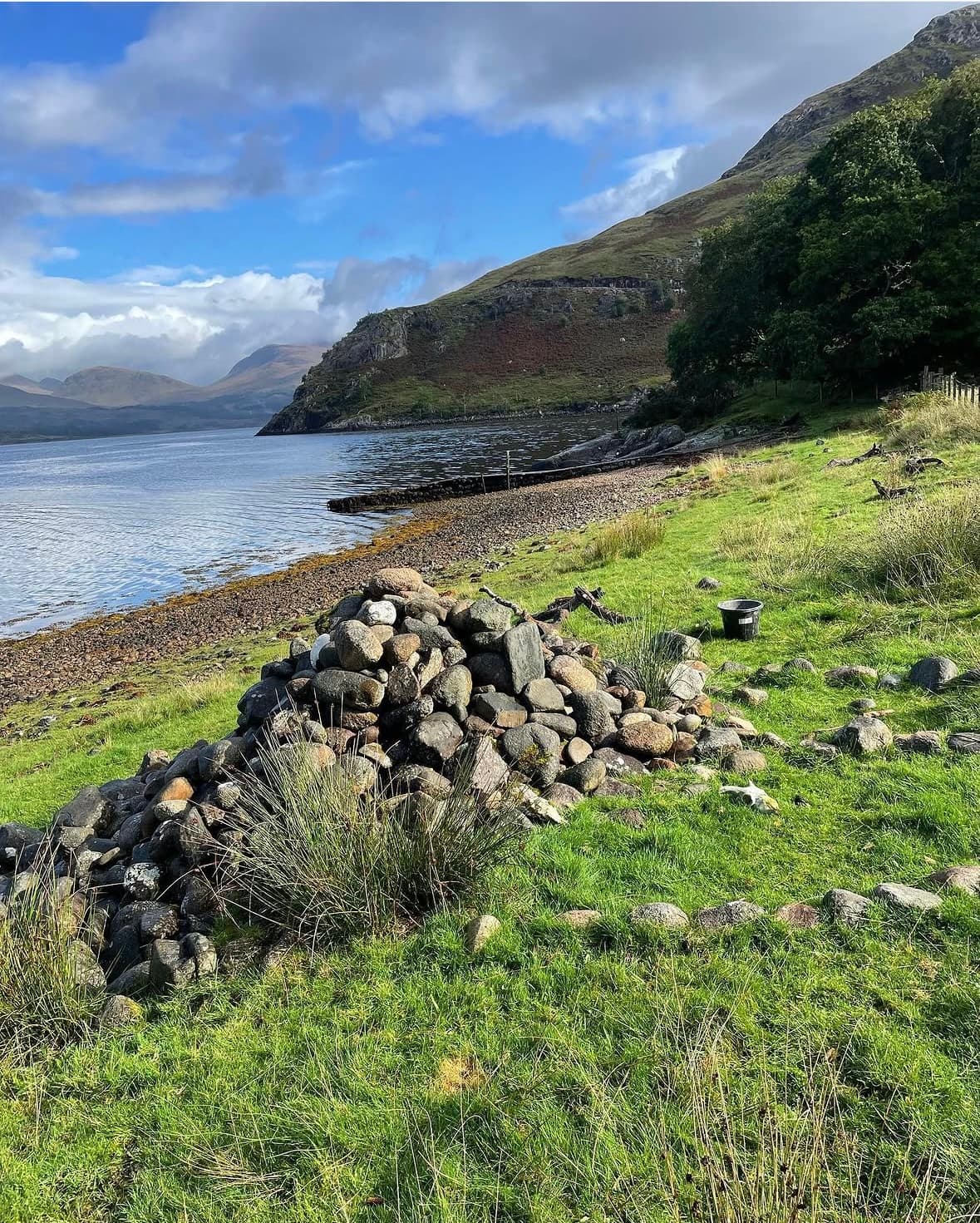 Stone seat and cairn image 8